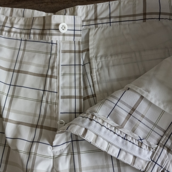 Mens Nike Golf FIT Dry White Plaid Athletic Chino Golf Shorts Casual - Picture 3 of 10